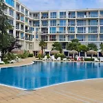 Sarafovo Atlantis 58 * بورغاس