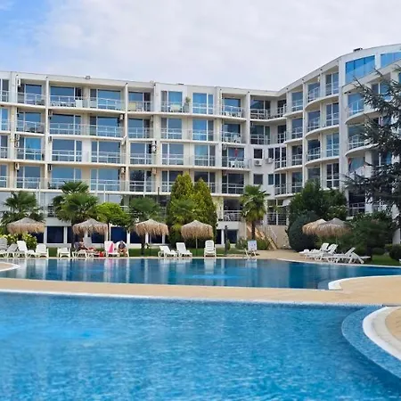 Sarafovo Atlantis 58 公寓